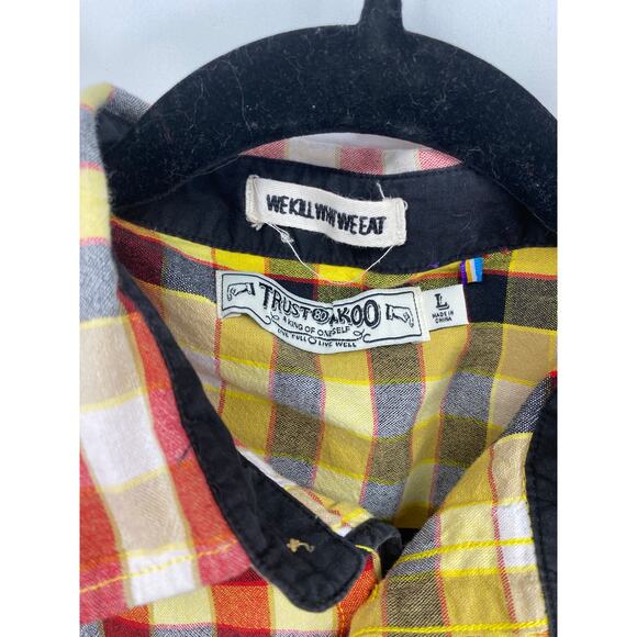 TRUST 80 AKOO MEN L checked black red yellow white CASUAL BUTTON UP plaid SHIRT - Picture 3 of 4